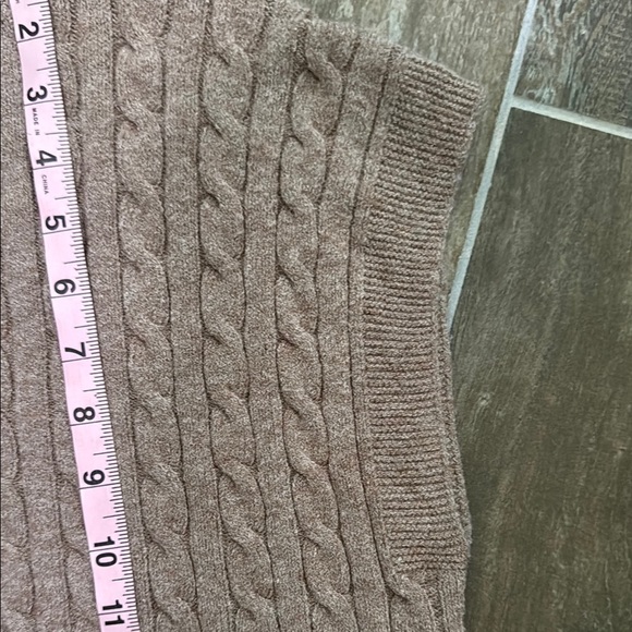 Gilli Tan Cable Knit Sleeveless Blouse - Picture 7 of 7